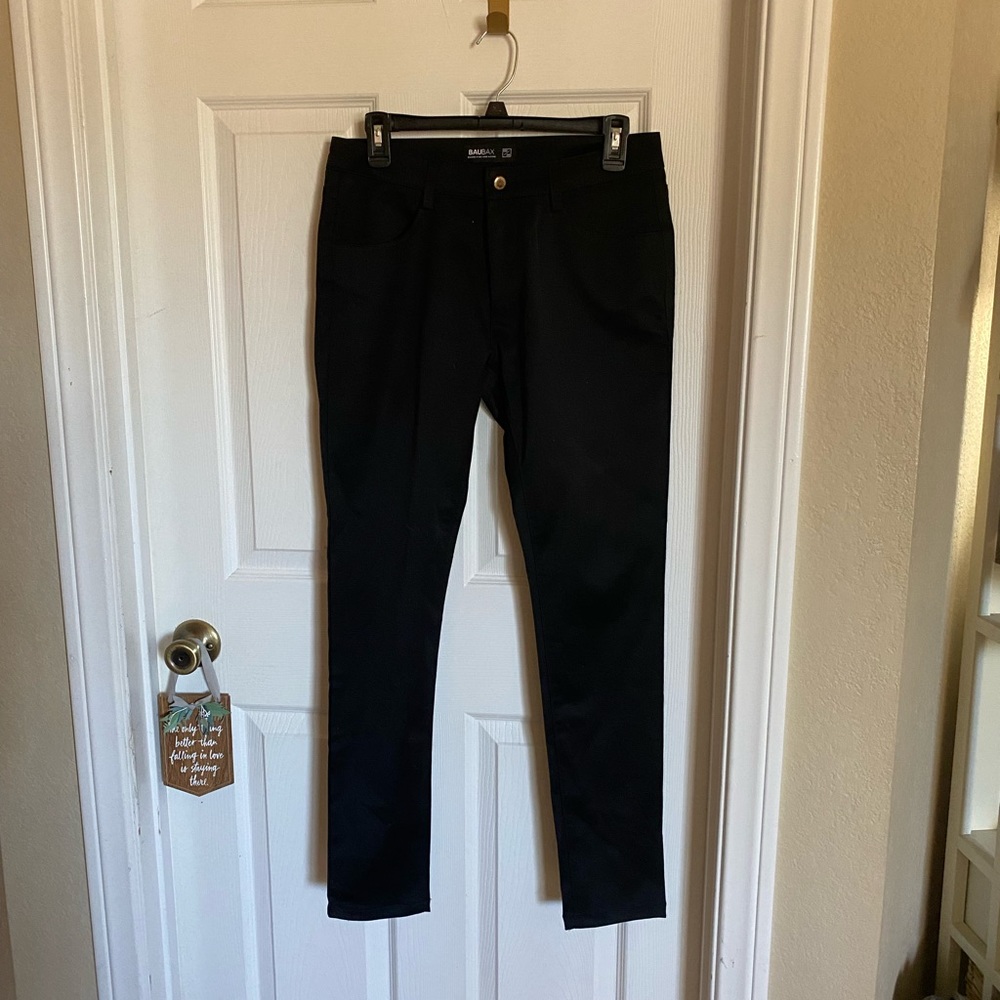 Baubax NWOT Black-straight leg pant. Made from Bamboo,Merino Wool and Polyester.